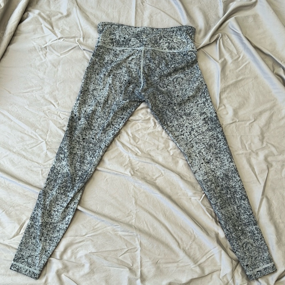 [Lululemon] Wunder Under Low-Rise Tight 28" *Full-On Luxtreme - size 8 - Picture 3 of 6